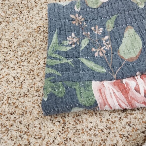 3387 Size 1X/XL Quilted Coat, Made from a Quilt In Grey, Green and Pink Floral. - Picture 3 of 6